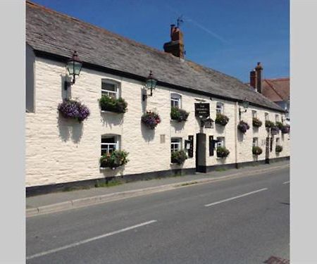 The Farmers Arms Saint Merryn Exterior foto